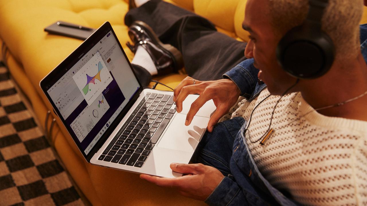 Pro Guide: 18 Audio Effects to Master for a Professional Sound Pro Guide: 18 Audio Effects to Master for a Professional Sound